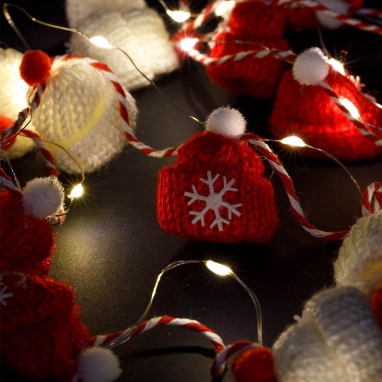 Instalatie de Lumini cu 20 de Becuri LED cu Baterii Caciulite Rosii Albe - 1.45m - Lumina Calda