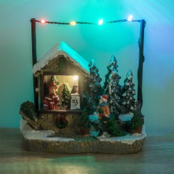 Scena de Craciun Magazin cu Brazi Figurine & Lumina LED 14x8x13cm